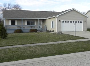 341 E Meuser Dr, Paxton, IL 60957
