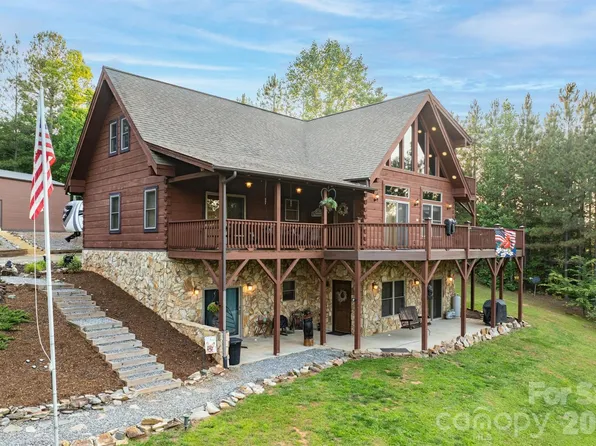 16 Saratoga Dr, Nebo, NC 28761