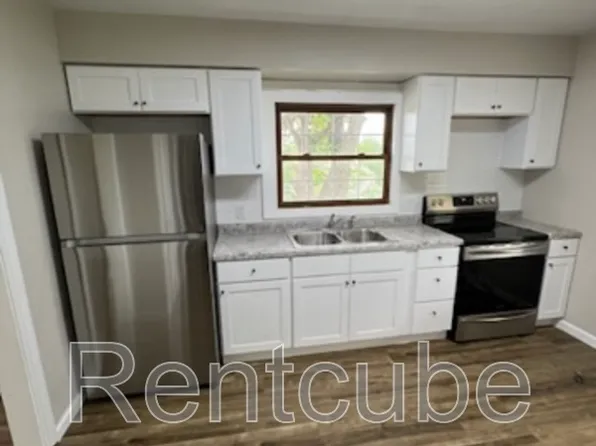 915 Pleasant St, Dubuque, IA 52001