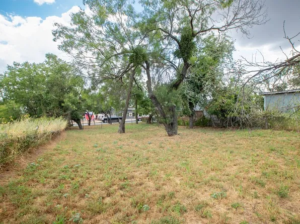 304 E Highway St, Fredericksburg, TX 78624