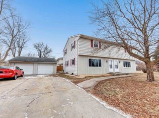 3601 Crestview Dr, Appleton, WI 54915