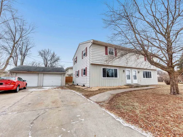 3601 Crestview Dr, Appleton, WI 54915