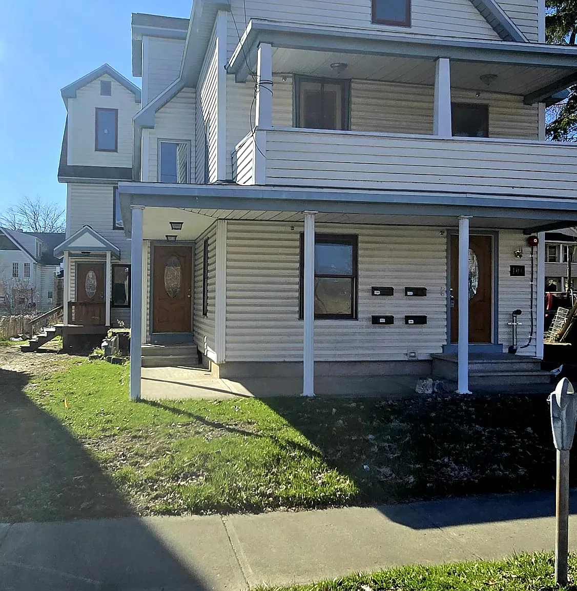 3 bed, 1050 sqft, $1,500 — Photo 1