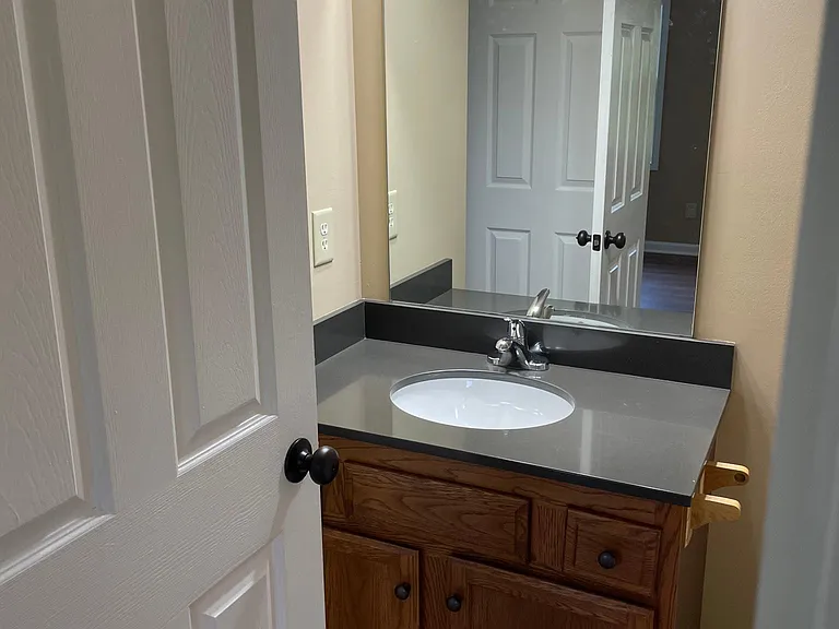 928 Nottingham Dr — Photo 20