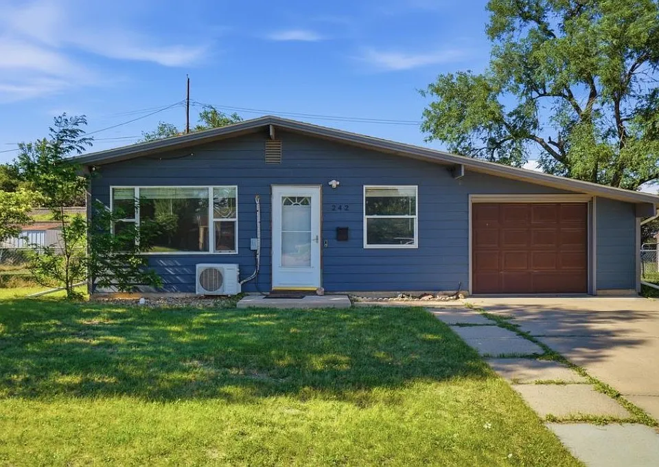 242 E Fairmont Blvd
