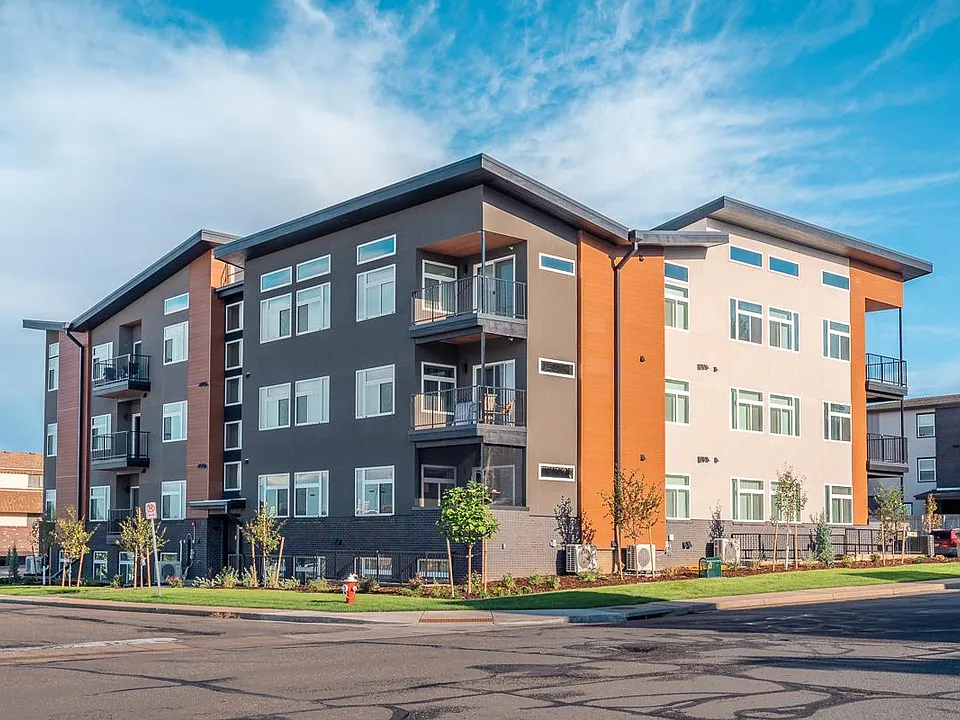922 Sunset St #304