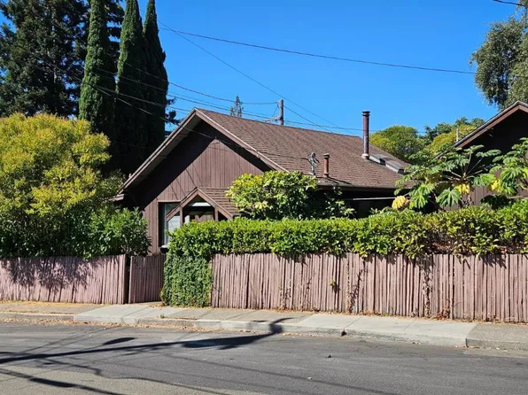 523 Center Street, Healdsburg, CA 95448