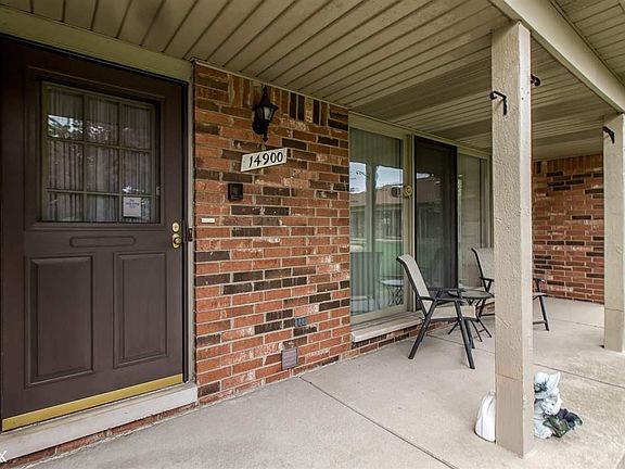 5th image of 14900 Carver Ct
