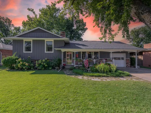1509 E 14th Ave, Winfield, KS 67156