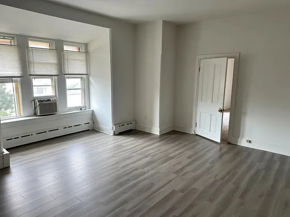 201 Bradford Ave APT 3, Downingtown, PA 19335