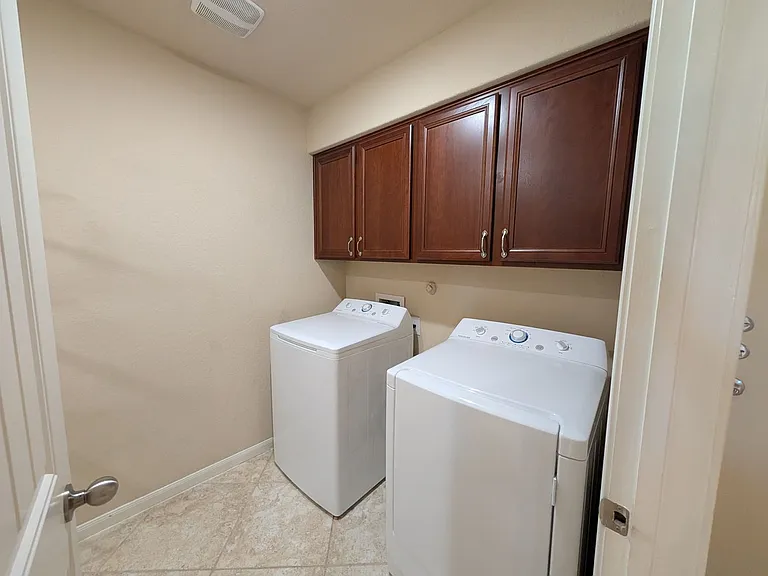 1337 Lauren St — Photo 28