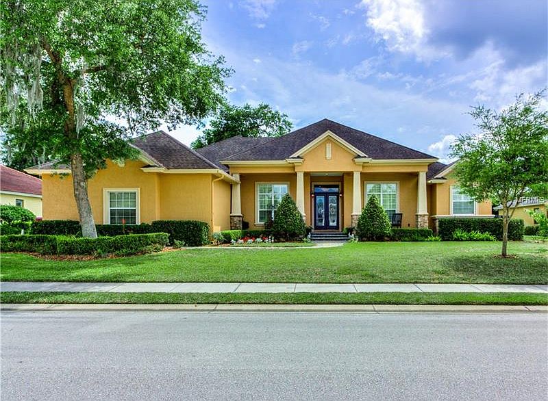 1st image of 6744 Crescent Woods Cir