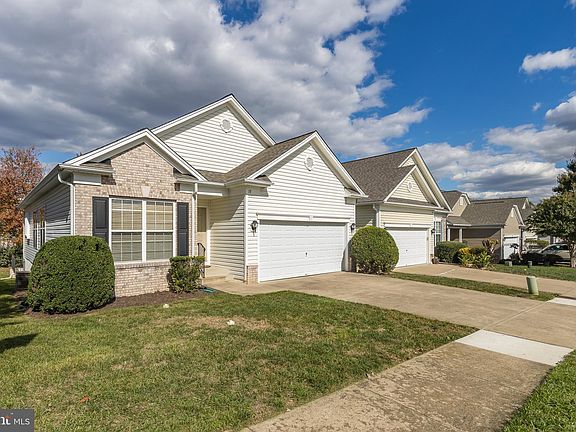 2nd image of 18 Chantilly Pl