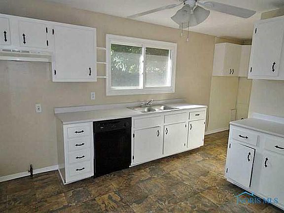 2nd image of 3923 Donegal Dr