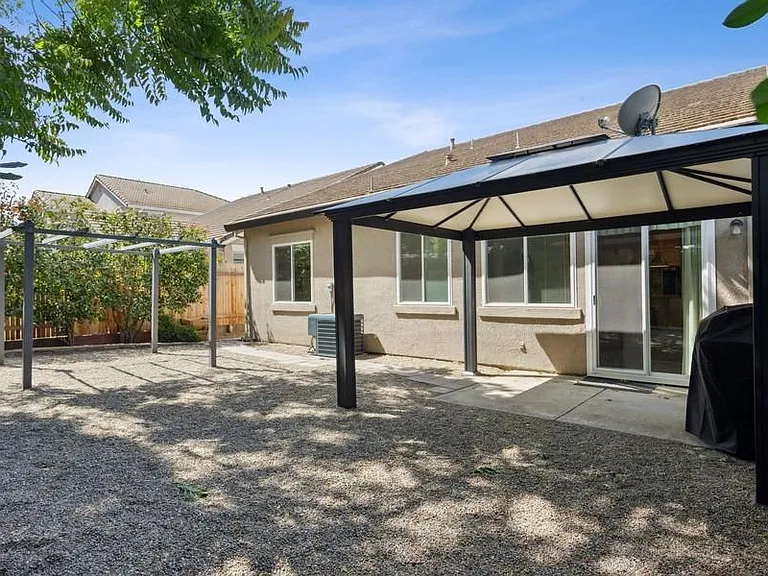 46 Diggins Dr — Photo 19