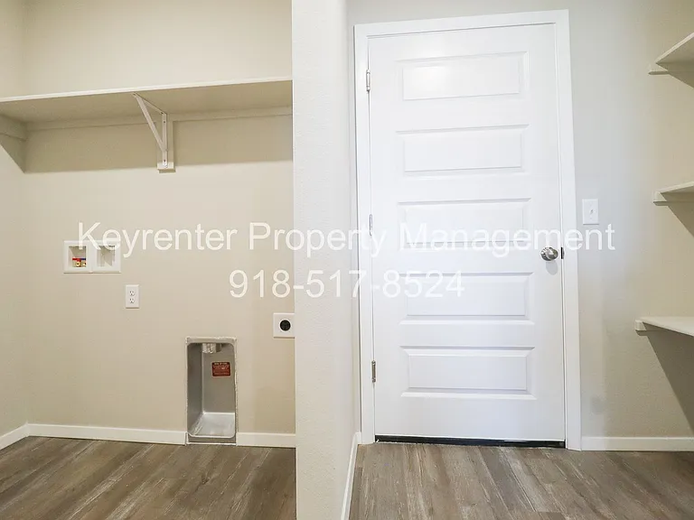 1327 E Honolulu Pl — Photo 16