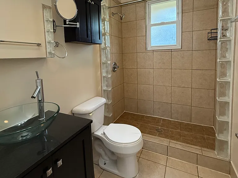 2615 Albion St — Photo 15