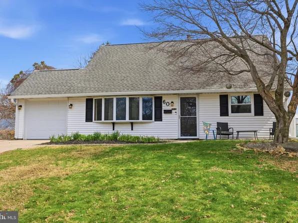 60 Lower Orchard Dr, Levittown, PA 19056