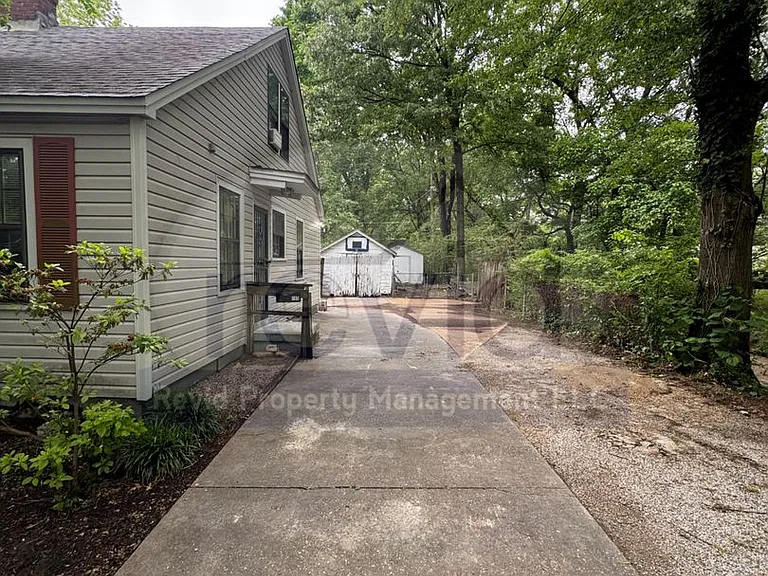 705 S Graham St — Photo 22