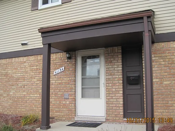 41154 N Woodbury Green Dr, Belleville, MI 48111