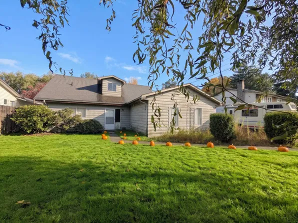 27054 28a Ave, Langley, BC V4W 3A4