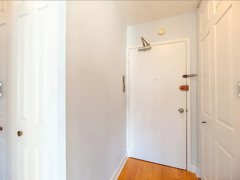 1460 N Sandburg Ter #1503A — Photo 2