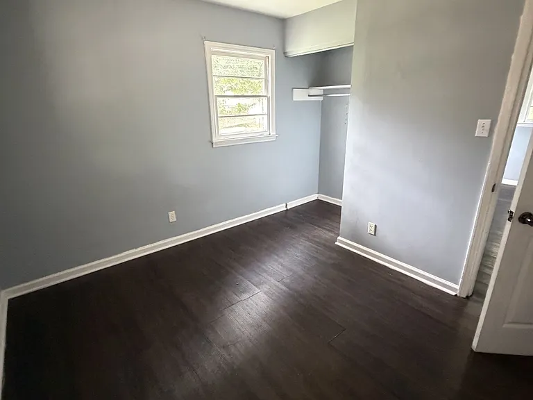 1717 Midway St — Photo 9