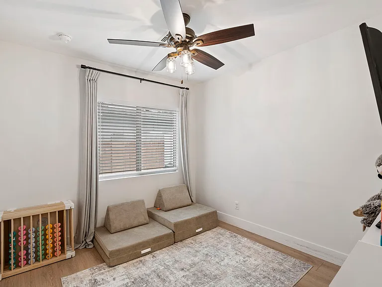 3515 E Piccadilly Rd — Photo 13