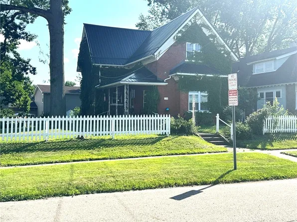 136 2nd St NE, Carrollton, OH 44615