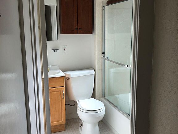 5th image of 505 Church St APT 10