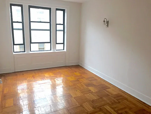 Rented by Bohemia Realty Group | media 12