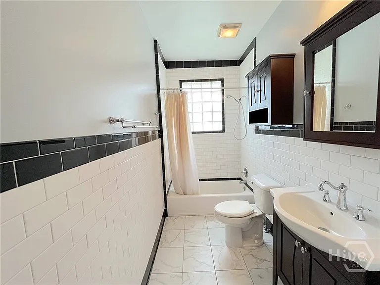 19 W 50th St #19 — Photo 12