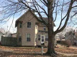 317 S 4th St, Maquoketa, IA 52060