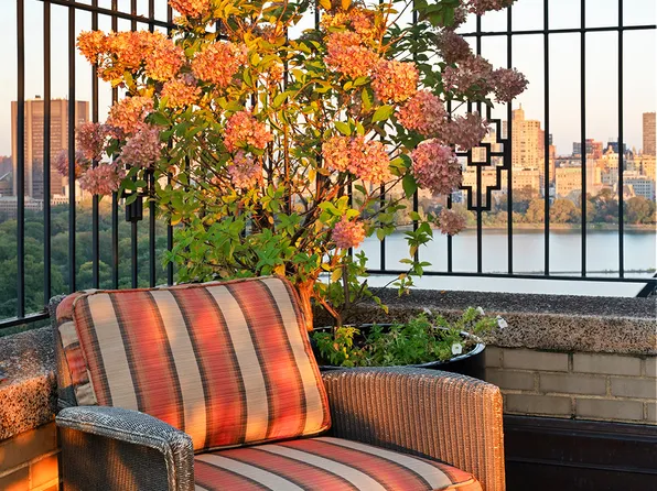 300 Central Park West image 19 of 21