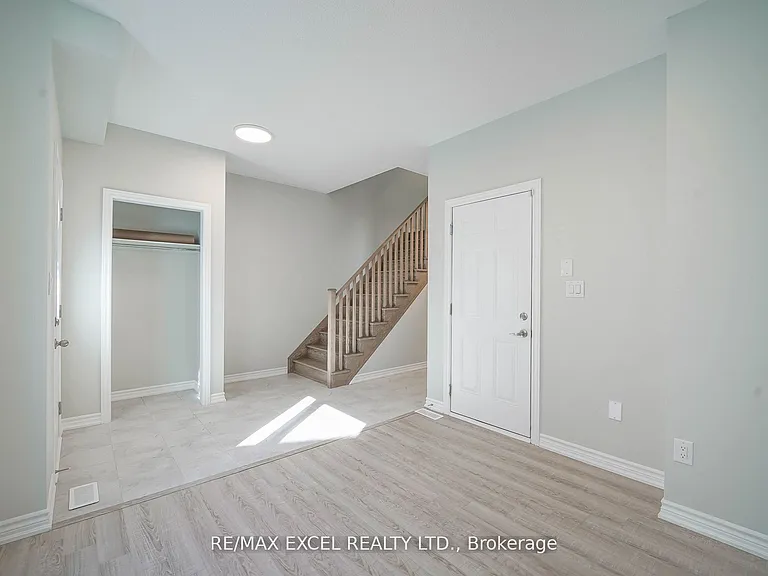 11 Chicago Ln — Photo 6