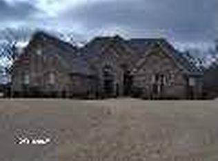 360 Forest Lake Dr, Humboldt, TN 38343