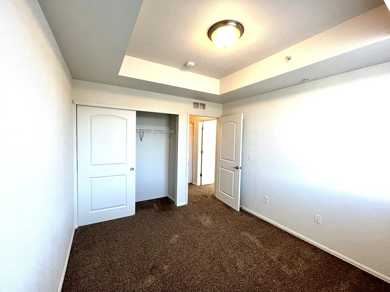 2 bed, 1060 sqft, $1,600 — Photo 4