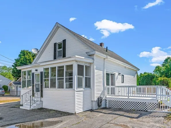 30 Elm St, Dracut, MA 01826
