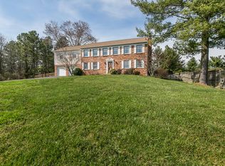 1156 Riva Ridge Dr, Great Falls, VA 22066