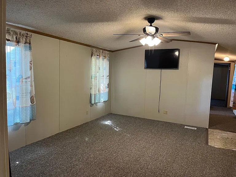 22927 Cypress Dr — Photo 4