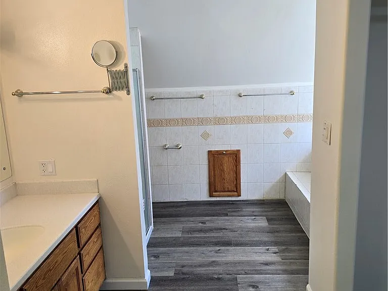 25317 Avenida Ronada — Photo 33