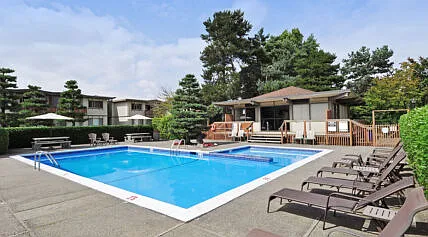 Willow Gardens Apartments — Photo 4