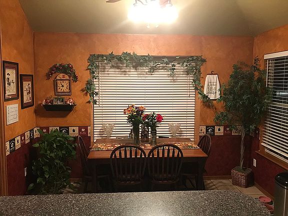 Kitchen Dinette area