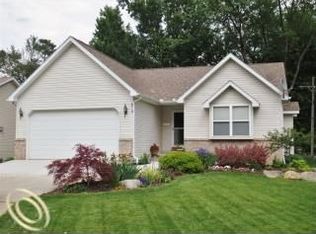 619 West St, Howell, MI 48843