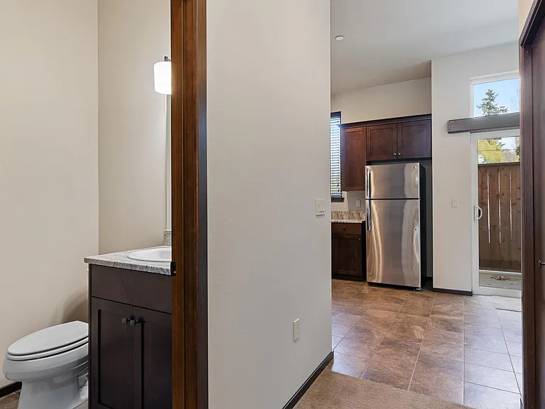 184 Madrona Way NE — Photo 7