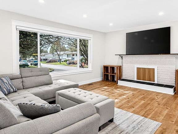 2nd image of 21099 Berry Ave