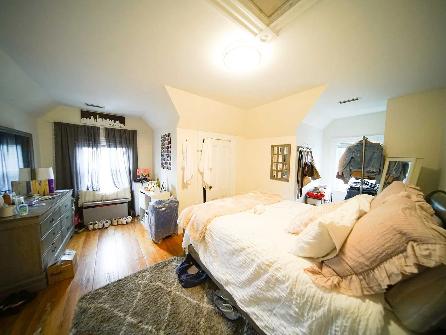 7 bed, $8,700 — Photo 2