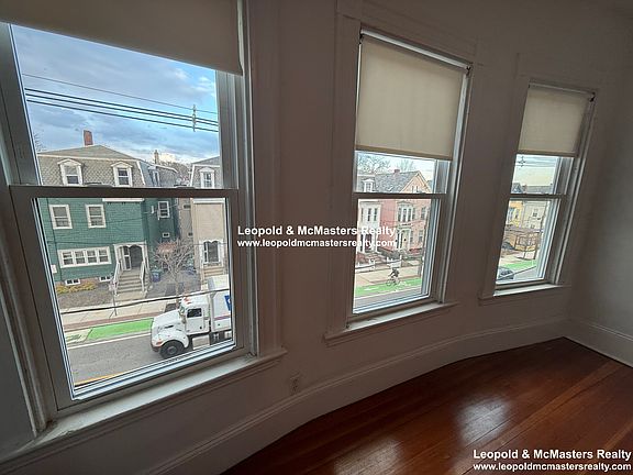 4th image of 146 Oxford St APT 6