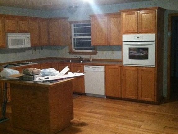 5th image of 1110 Sutherland Ave