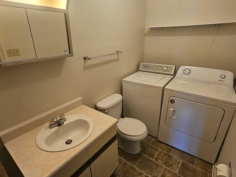 1718 N Lincoln St — Photo 7
